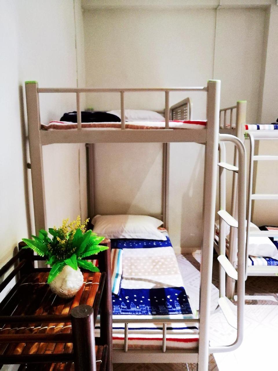 Central Vienna Hostel Vientiane Esterno foto