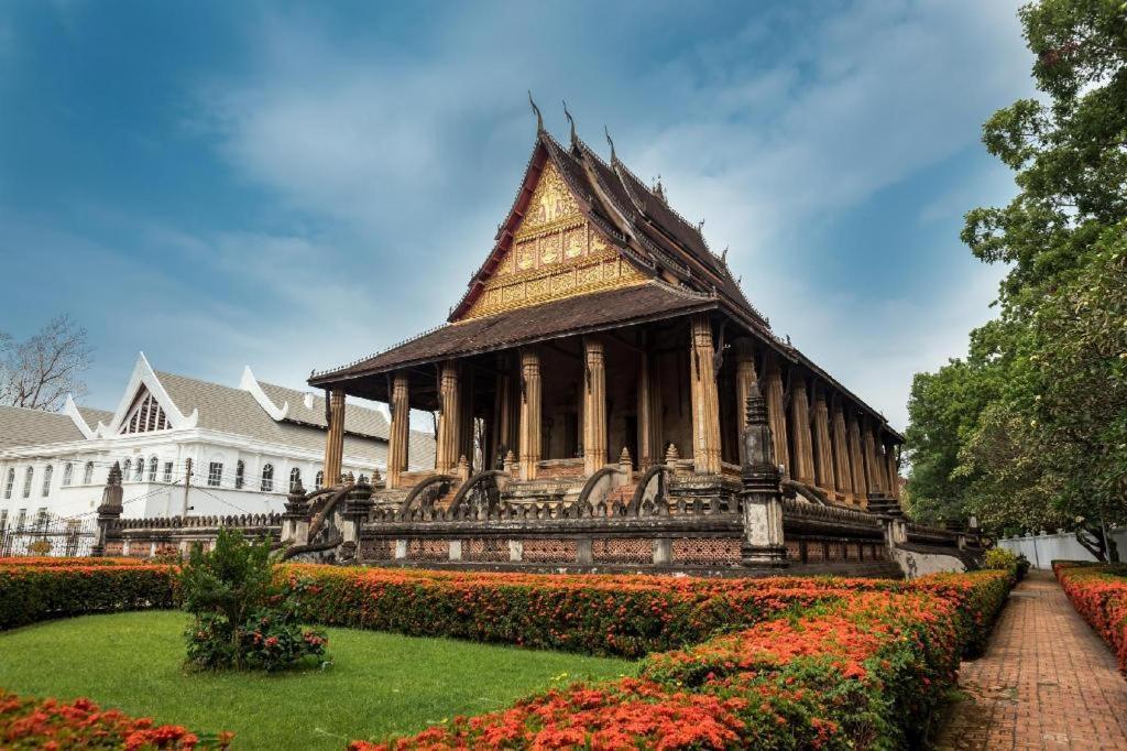 Central Vienna Hostel Vientiane Esterno foto