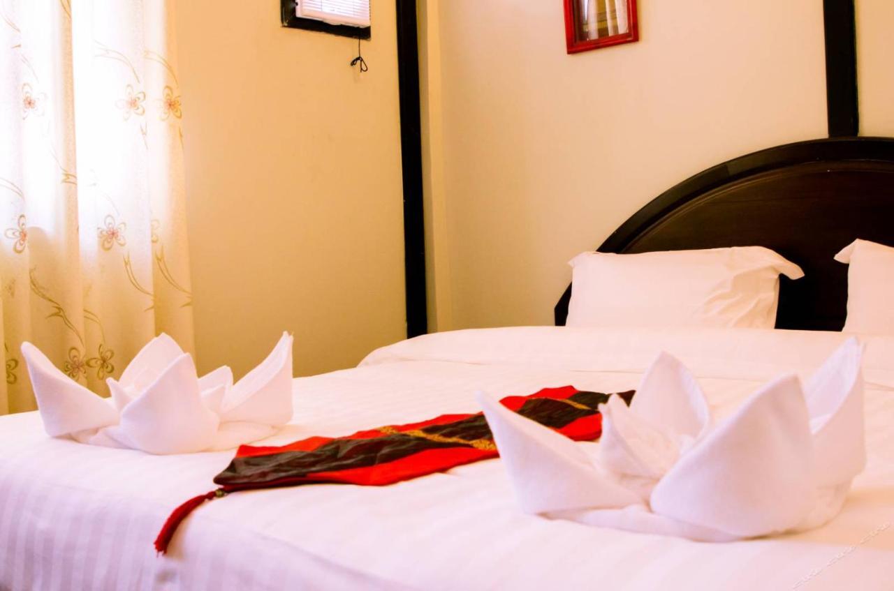 Central Vienna Hostel Vientiane Esterno foto